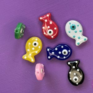 Vis kraal met stippen